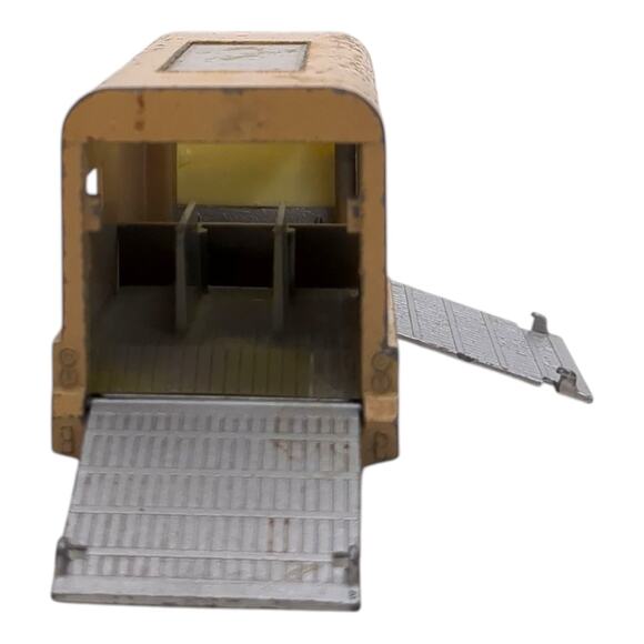 Matchbox No K-18 ASCOT Stables DODGE TRACTOR and King Size Articulated Horse Van - Picture 4 of 14